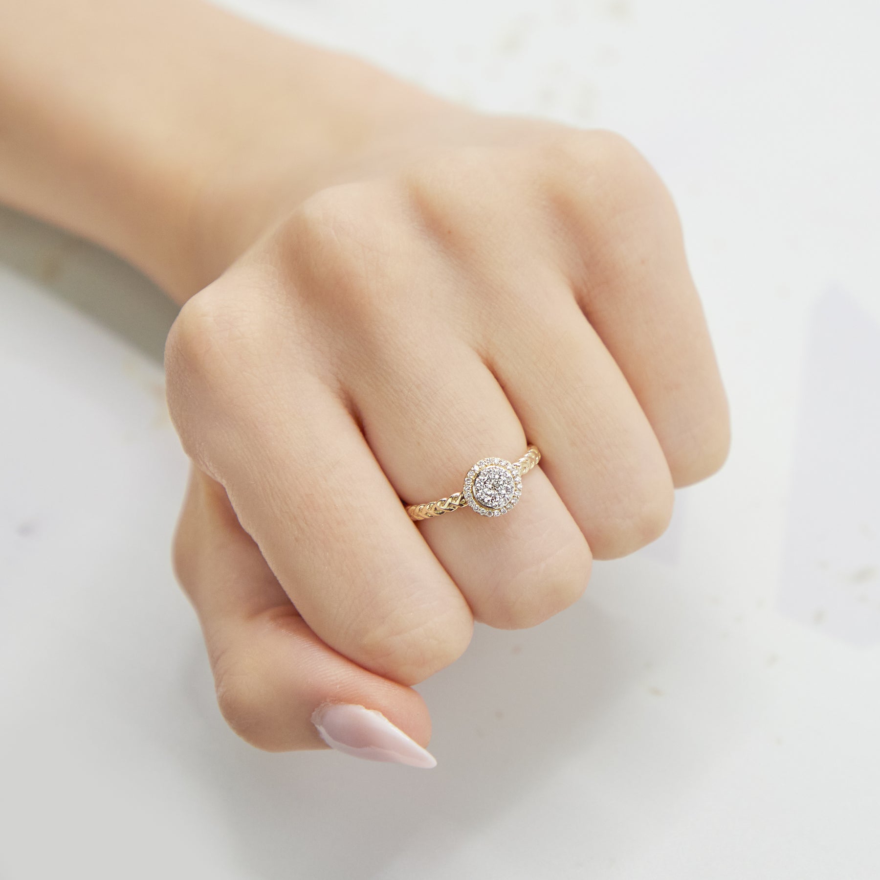 Round Illusion Ring