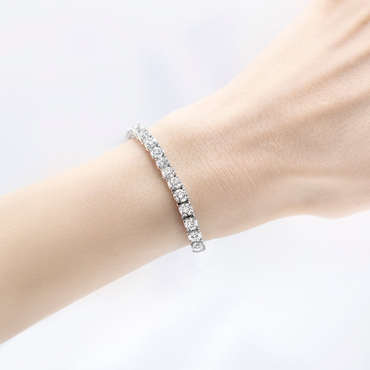Round Tennis Bracelet - 4 Prong