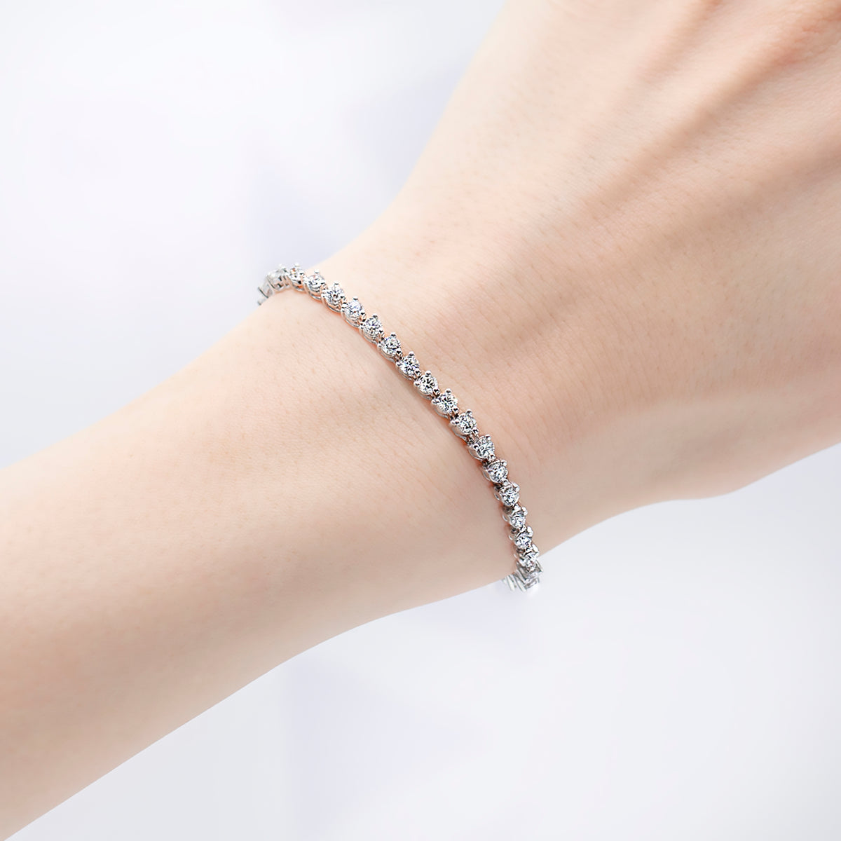 Round Tennis Bracelet - 3 Prong